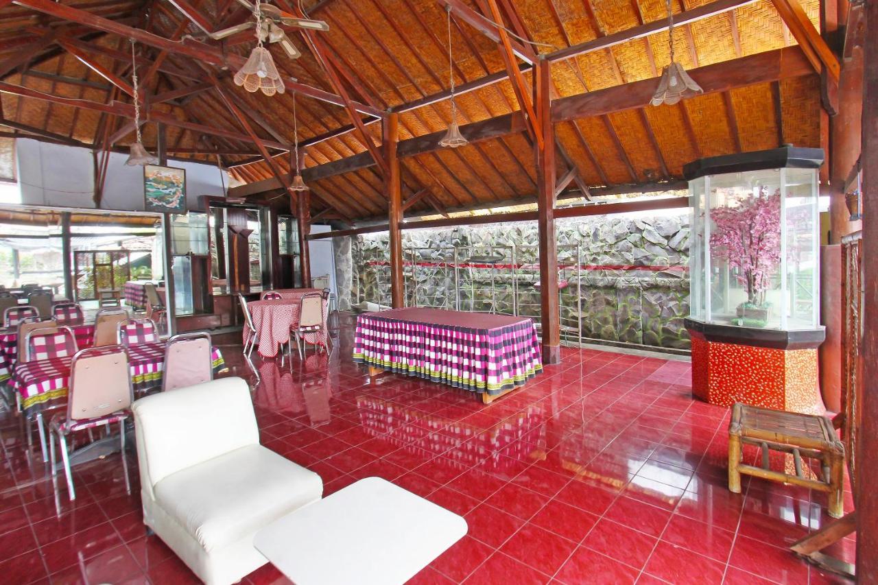 Oyo 91516 Wisata Hotel Матарам Екстер'єр фото