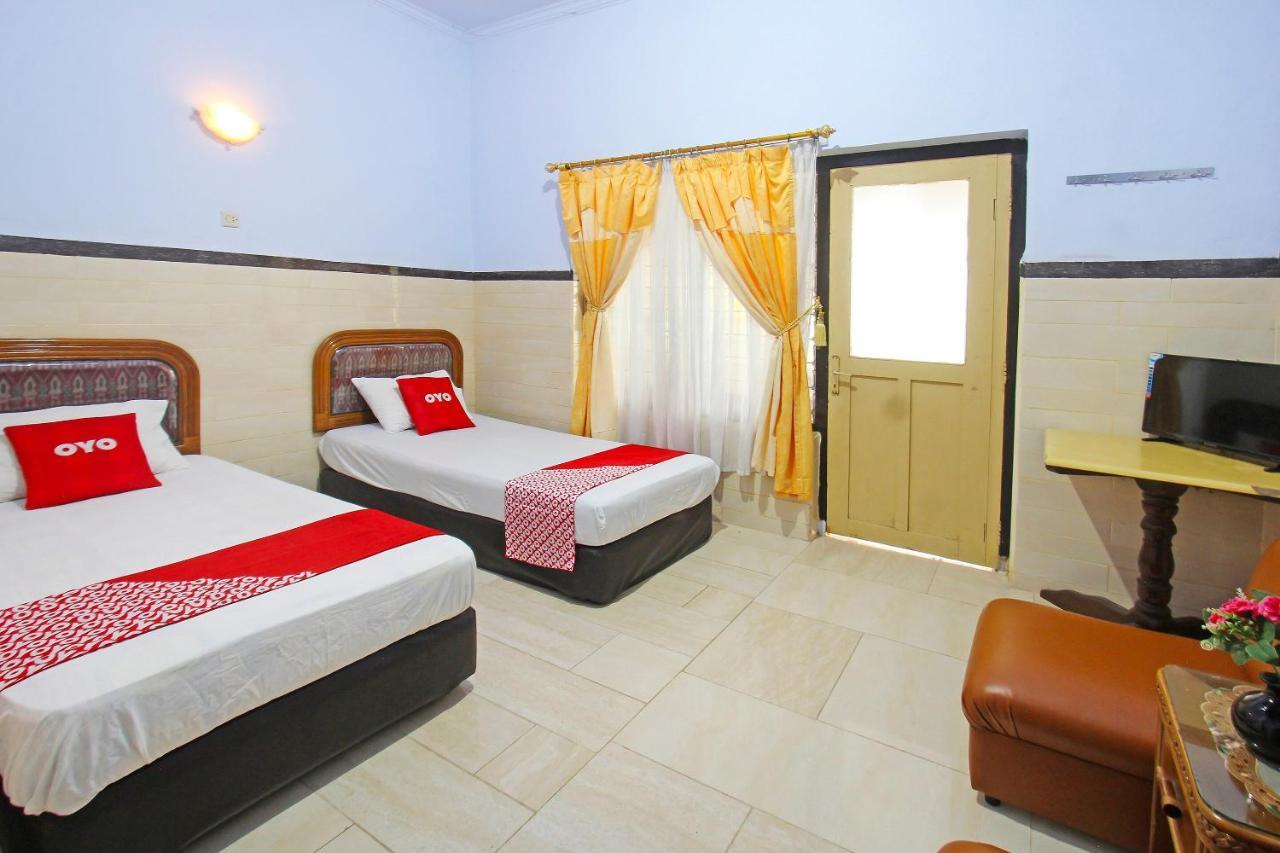 Oyo 91516 Wisata Hotel Матарам Екстер'єр фото