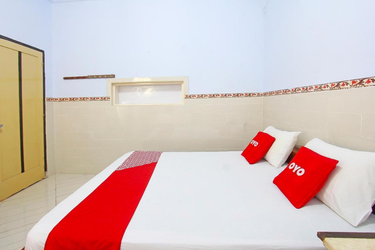 Oyo 91516 Wisata Hotel Матарам Екстер'єр фото