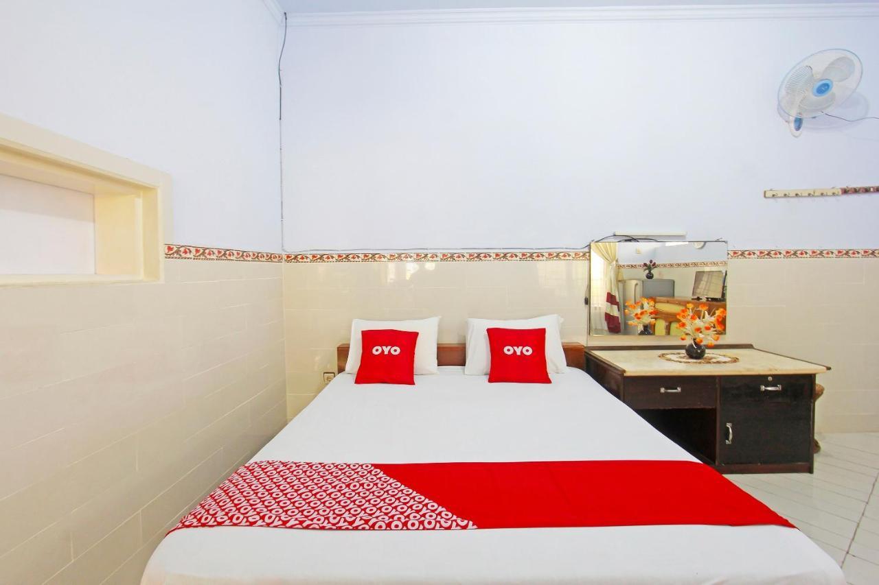 Oyo 91516 Wisata Hotel Матарам Екстер'єр фото