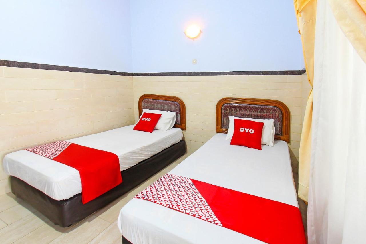 Oyo 91516 Wisata Hotel Матарам Екстер'єр фото